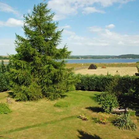 Ferienappartement Mit Seeblick *